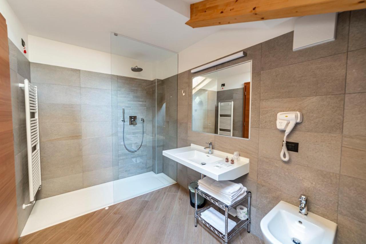 Hotel Garnì Paradisi - Wellness&Spa Mezzano Bagian luar foto