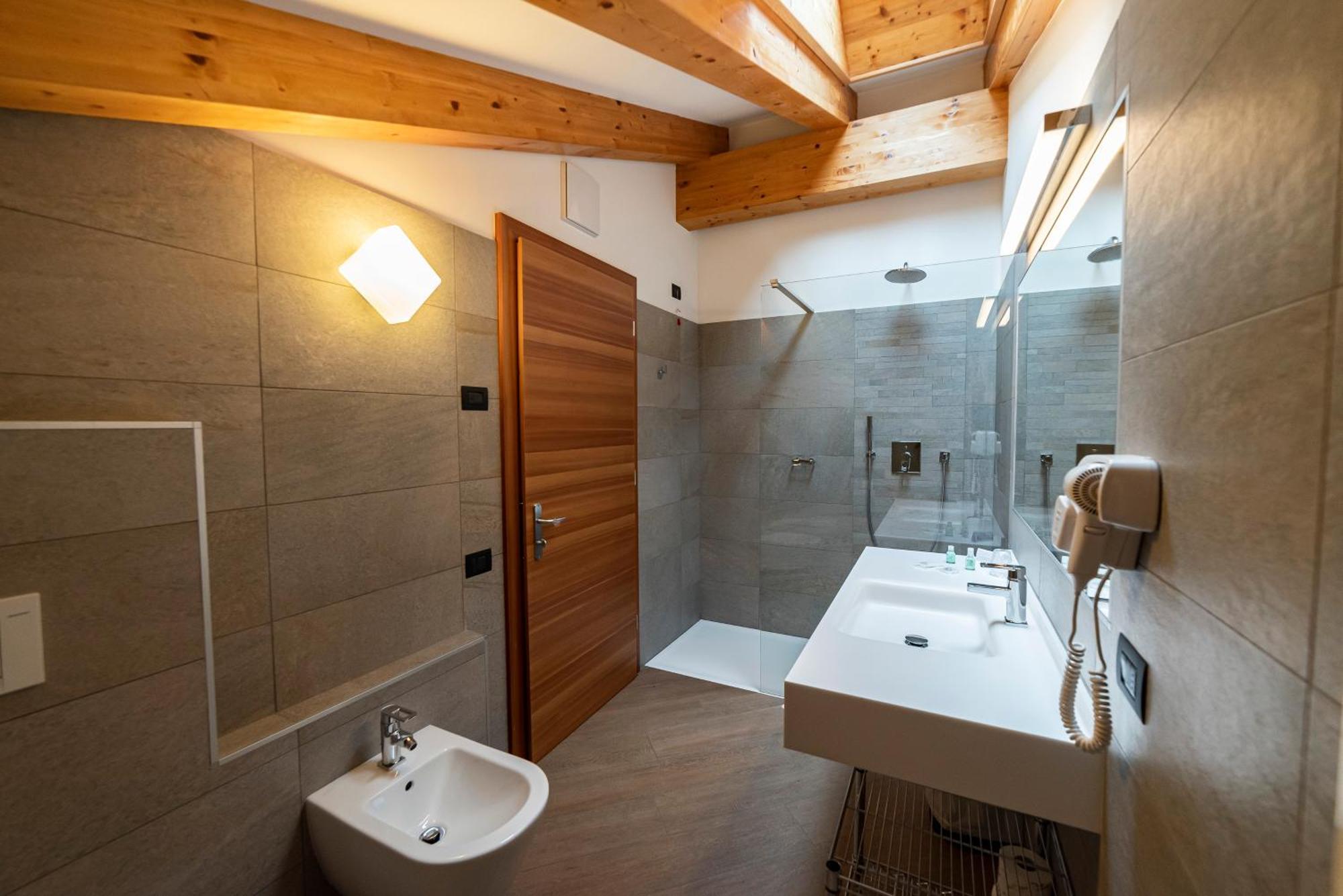 Hotel Garnì Paradisi - Wellness&Spa Mezzano Bagian luar foto