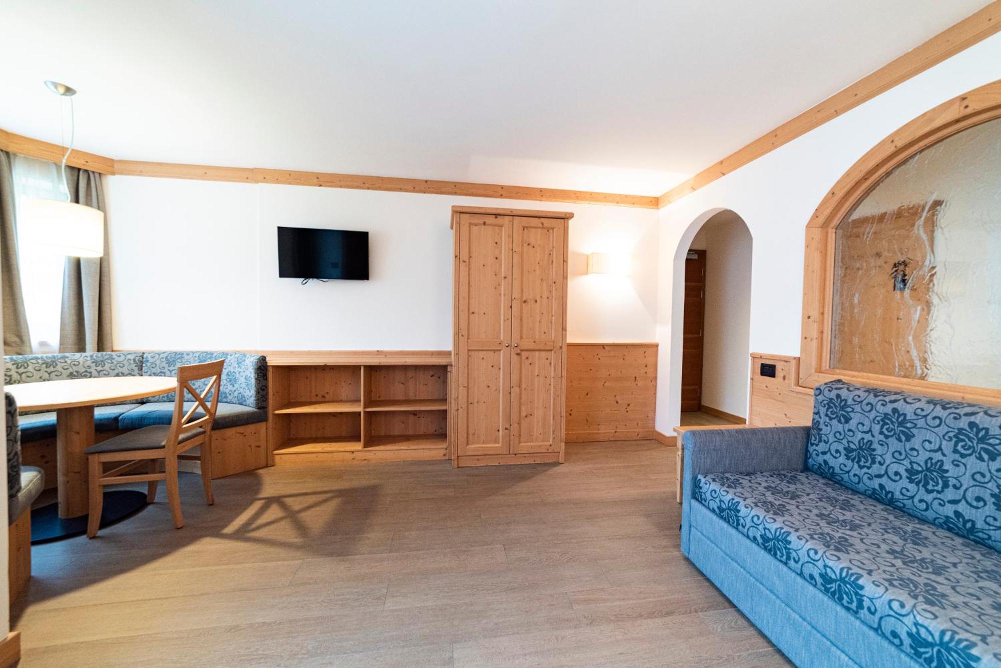 Hotel Garnì Paradisi - Wellness&Spa Mezzano Bagian luar foto