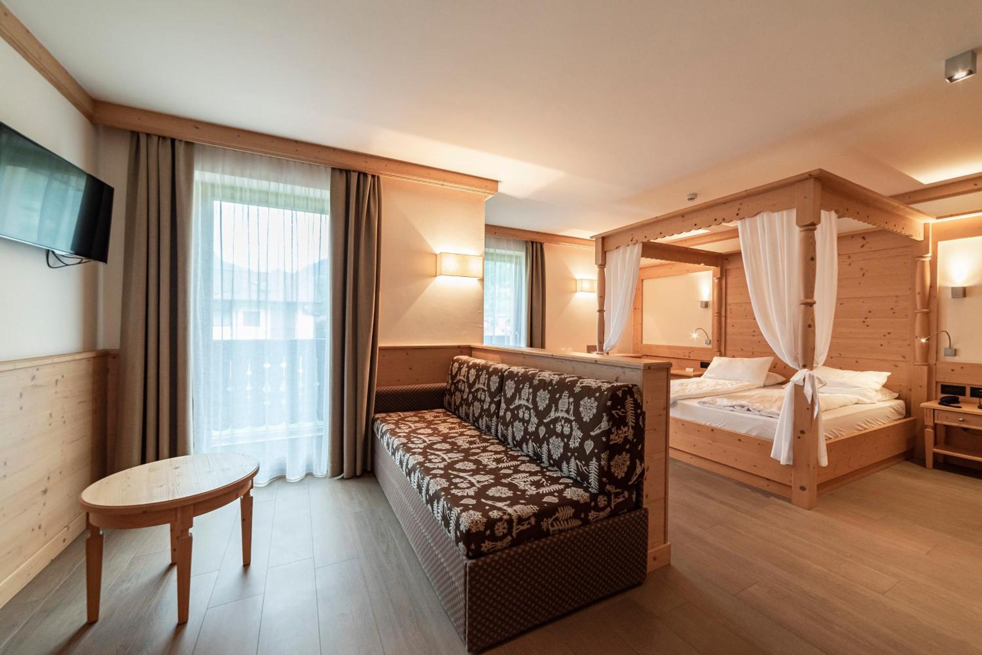Hotel Garnì Paradisi - Wellness&Spa Mezzano Bagian luar foto