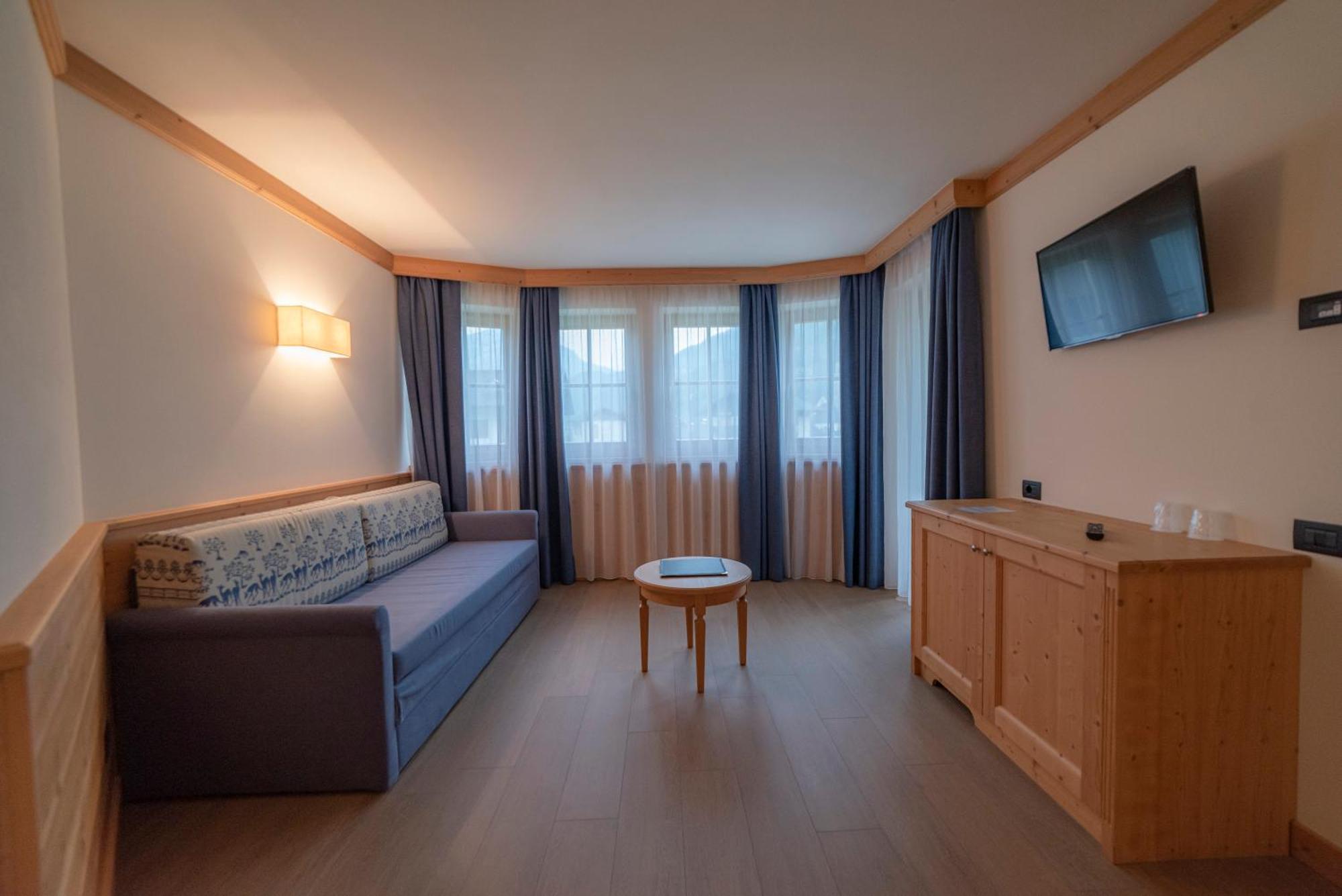 Hotel Garnì Paradisi - Wellness&Spa Mezzano Bagian luar foto