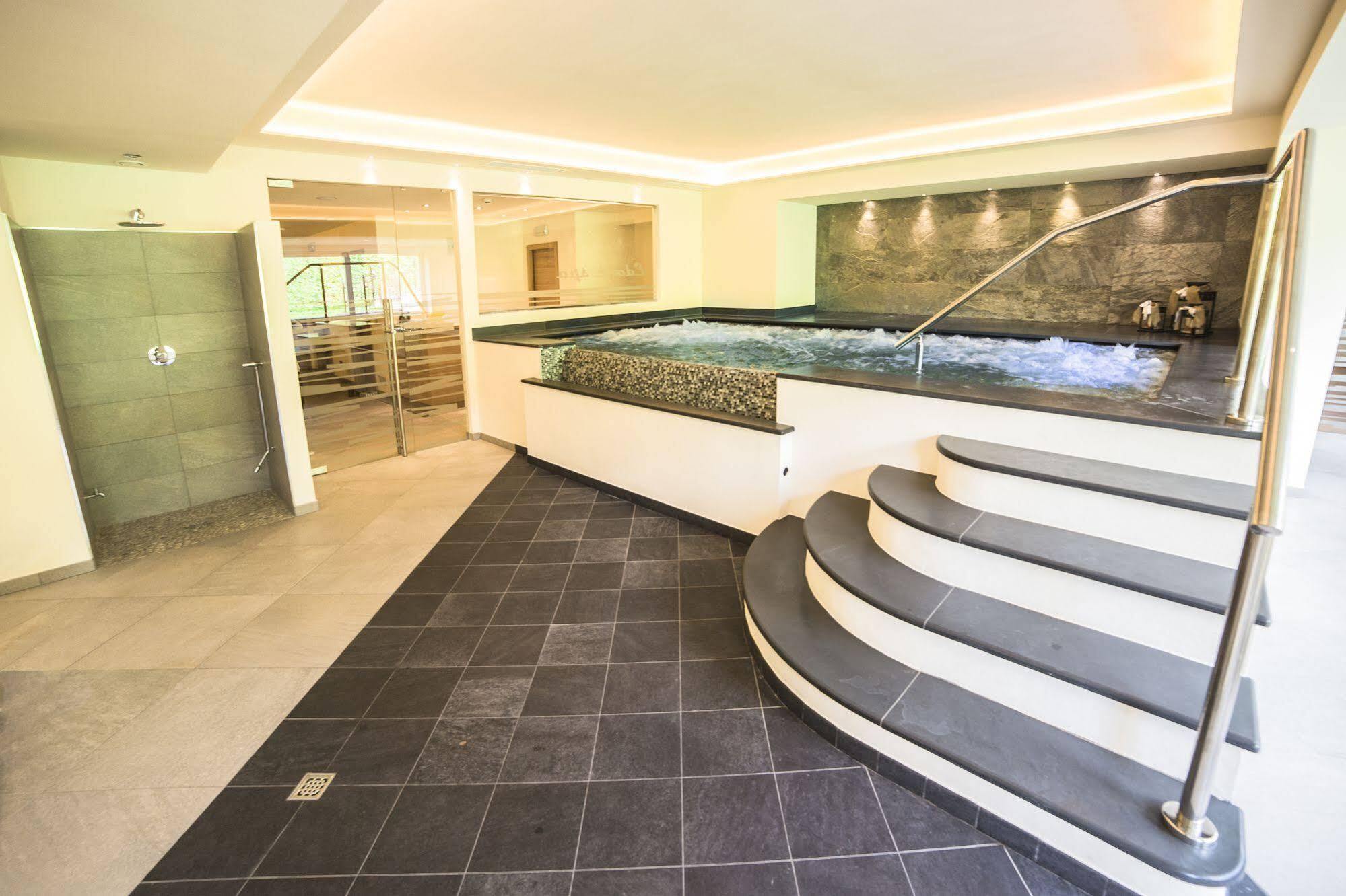 Hotel Garnì Paradisi - Wellness&Spa Mezzano Bagian luar foto